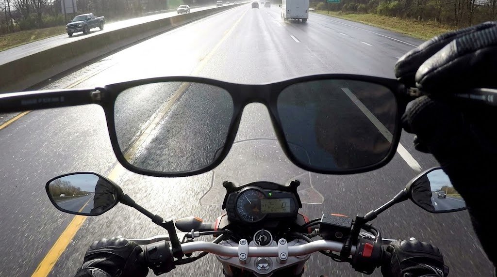 Tròng kính phân cực Polarized UV400 chuyên dụng cho biker