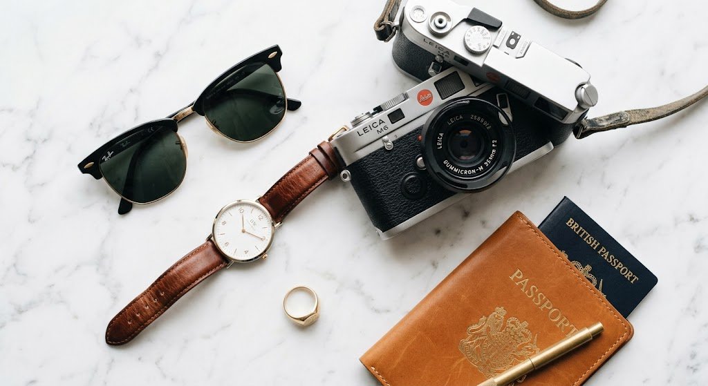 Giải đáp câu hỏi thường gặp về Ray-Ban Clubmaster RB3016 W0365